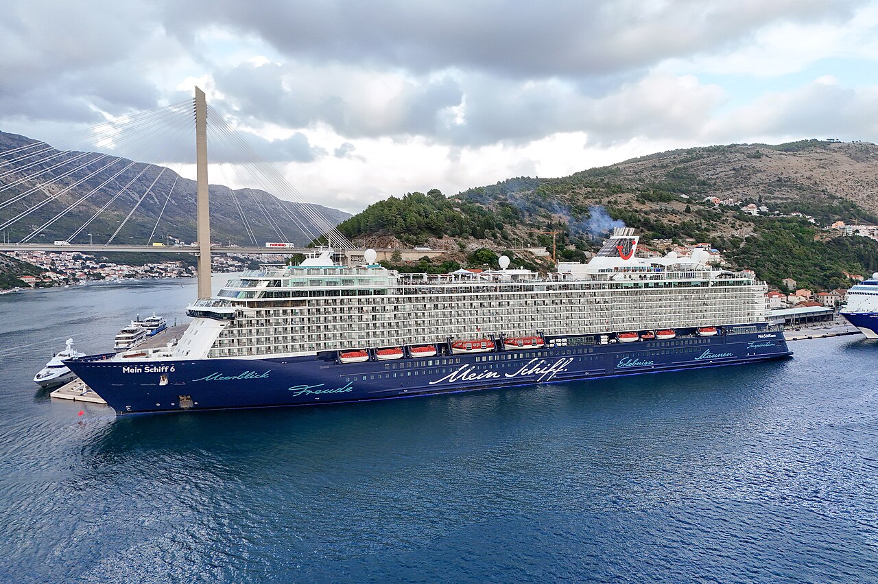 Mein Schiff 6