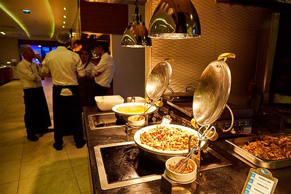 Seasoned Traveler's Warning: Seven Buffet Items to Skip at Egyptian Resorts