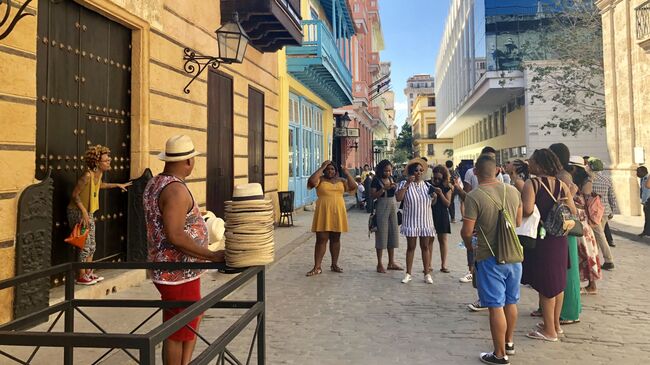 Fuel Crisis and Flight Cancellations Cloud Cuba's Tourist Season