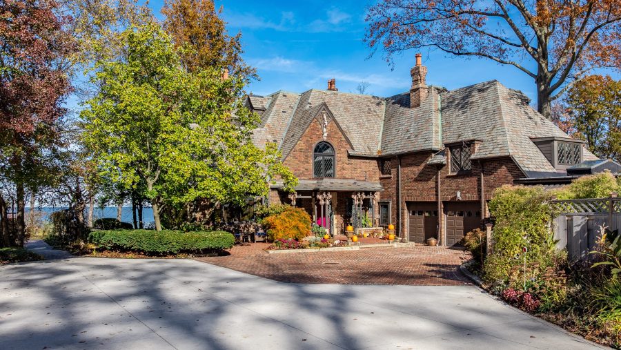 Lake Erie's Historic Tudor Estate Captures Internet's Imagination