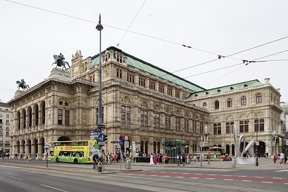 Russian Blogger's Austrian Visit Sparks Debate on Beauty, Convenience, and Choice