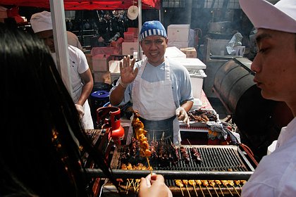 Pack Your Meds: A Doctor's Advice for Keeping Your Stomach Happy Abroad