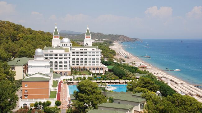 Antalya's Appeal Fades as Russian Tourists Pinch Pennies