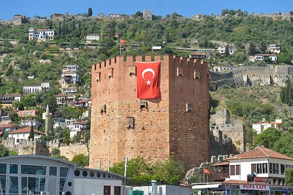 Russian Tourist Detained in Turkey After Dispute at Hotel Party